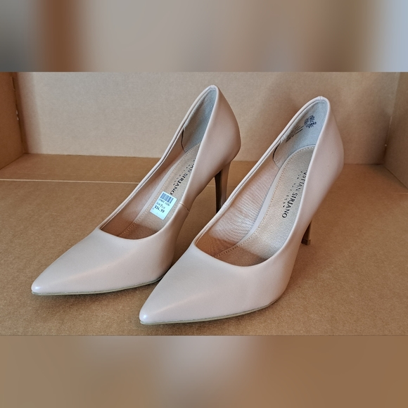 New. Christian Siriano for Payless, Nude, size 7.5 women's 👠 - Picture 4 of 9